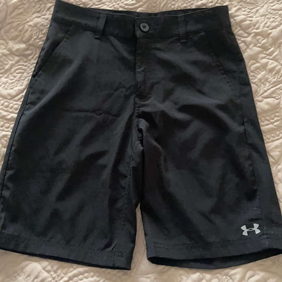 Boys Under Armour golf shorts - Picture 1 of 4